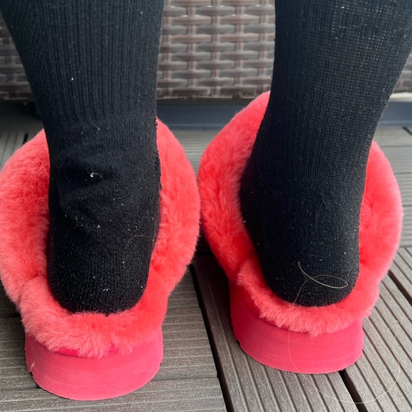 UGG slippers - Picture 3 of 4